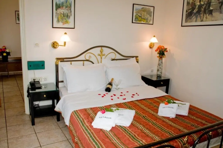 Standard Triple room with sea view