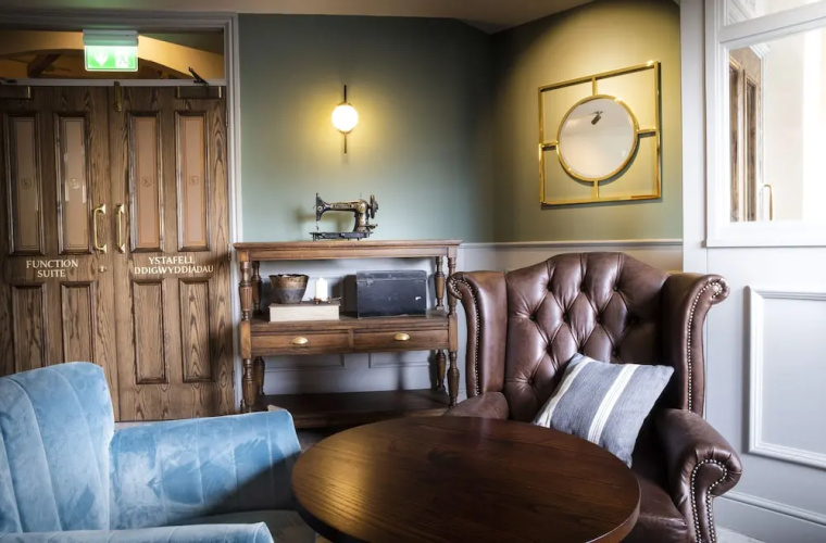 Stamford Gate Hotel
