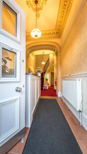 Kelvin Apartment