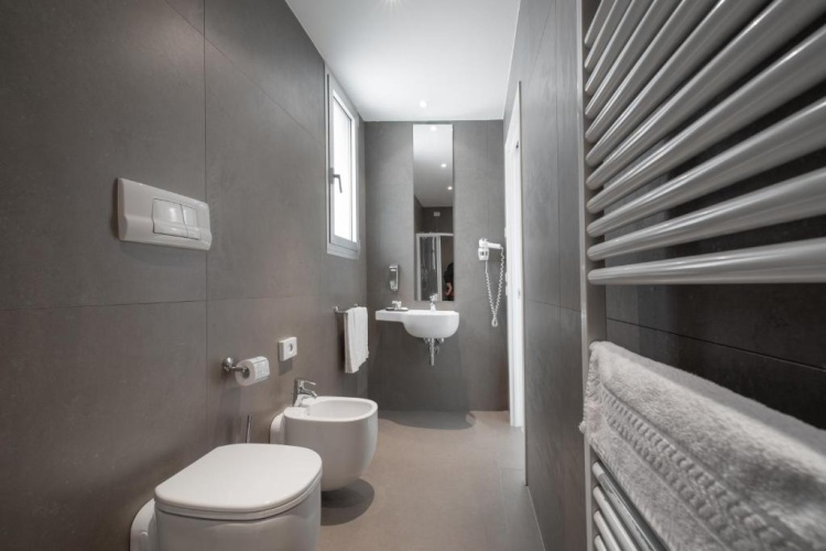 Standard Double room with balcony and with partial sea view