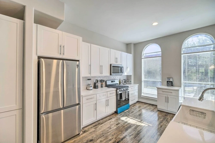 3 Bedrooms Apartment