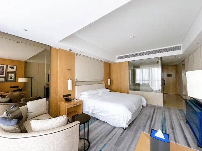 Double room with city view