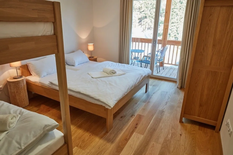 2 Bedrooms Apartment
