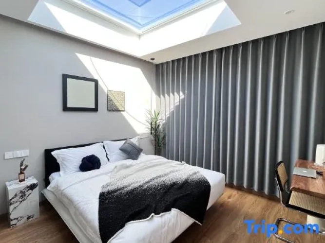 5 Bedrooms Suite