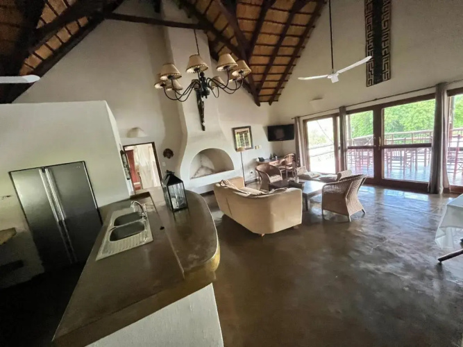 Nyati Safari Lodge