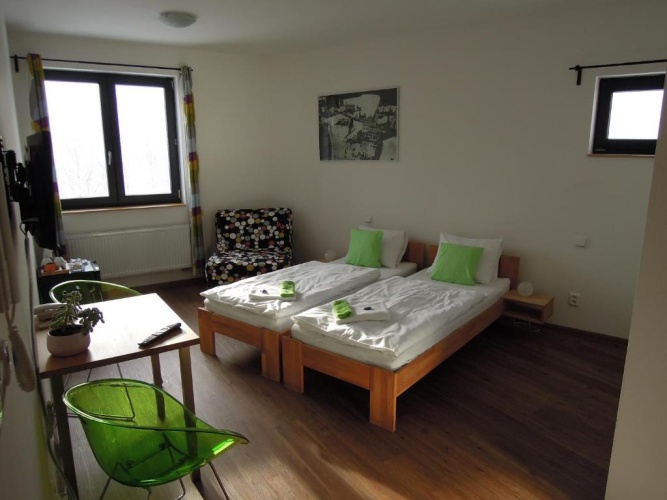 Standard Triple room