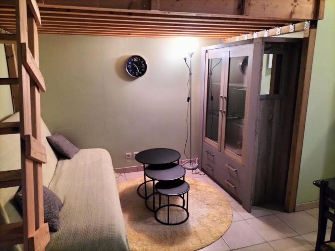 1 Bedroom Attic Apartment