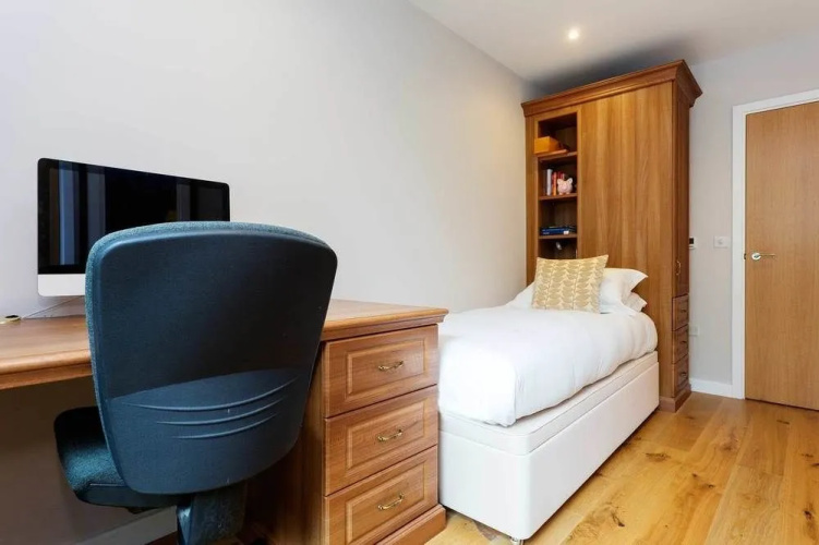 Veeve - Waterfront Flat