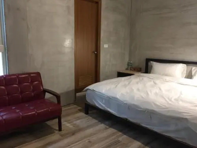 40Inn Backpackers Warehouse