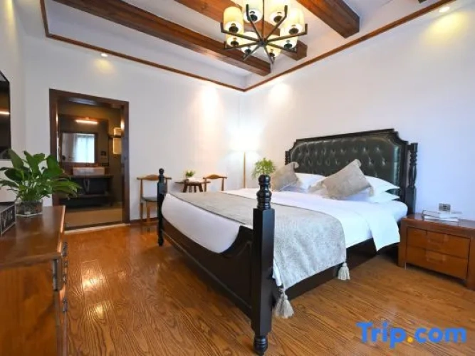 Standard Double room with courtyard view