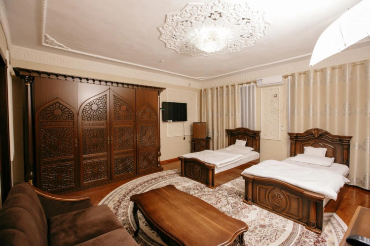 Caravan Hotel