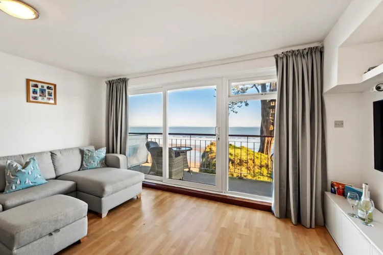 Life s a Beach - Direct Beach Access Sea Views