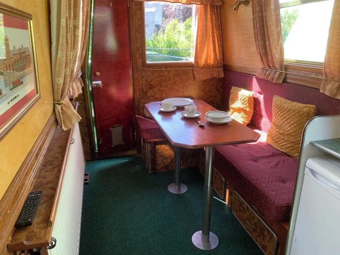 Stone - Boat - Sleeps 4 - Pet Friendly-85ws