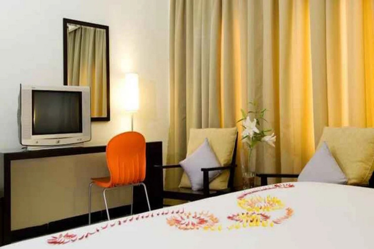 iShine Hotel
