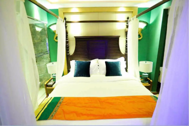 Tianelian Lovers Theme Hotel Sanya
