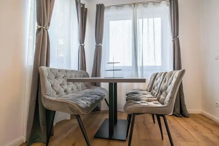 Ideal 2BR 1LR Apt for 6P Donaustadt