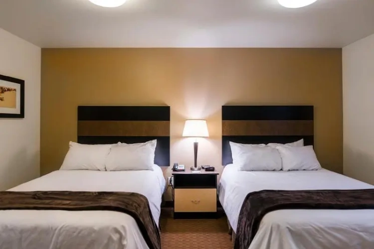 Standard Quadruple room with view