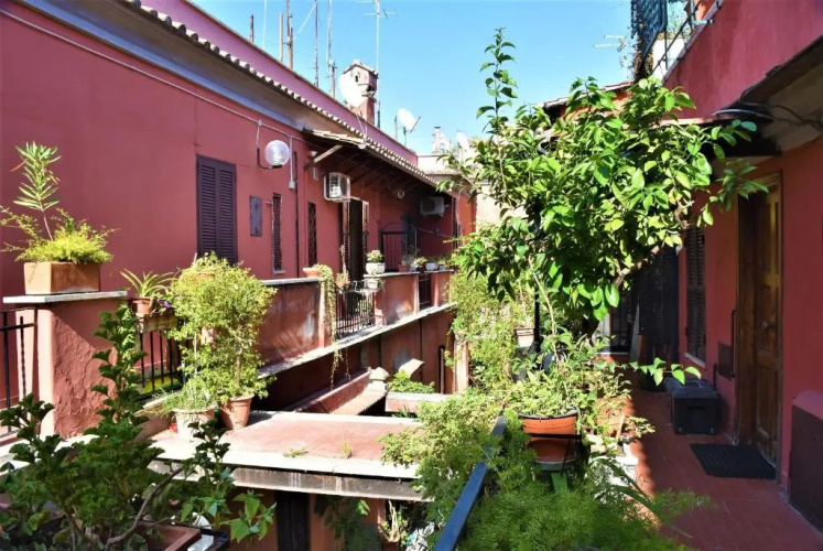 Orti 27 Rome