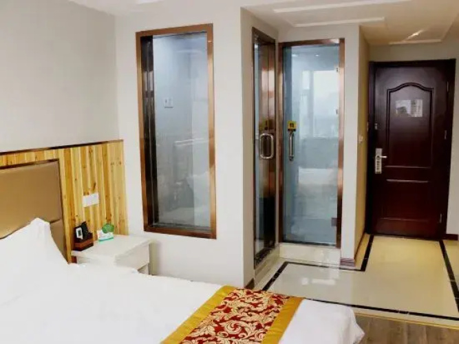 Danyang Donghua Express Hotel