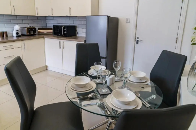 Emerald Rooms Bolton by Prime Stay
