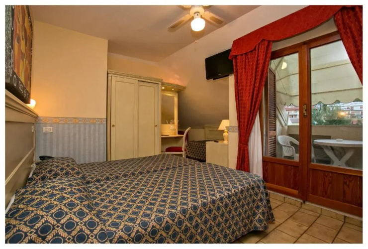 Hotel Lo Squalo