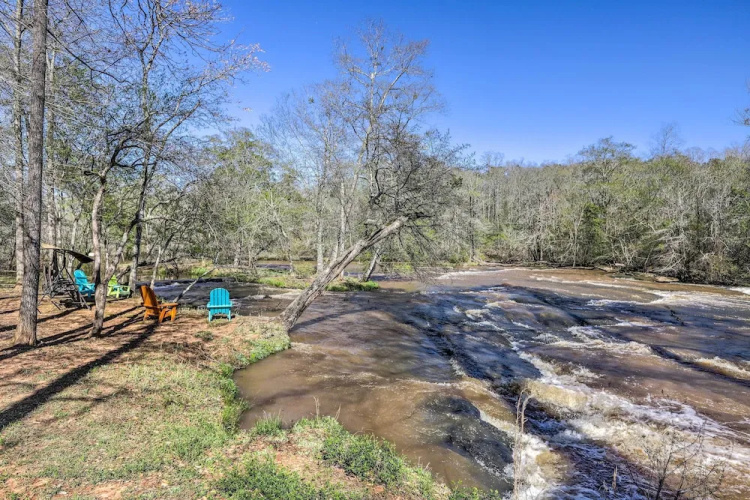 Cozy Creekside Cabin w/ Grill: Fish & Explore!
