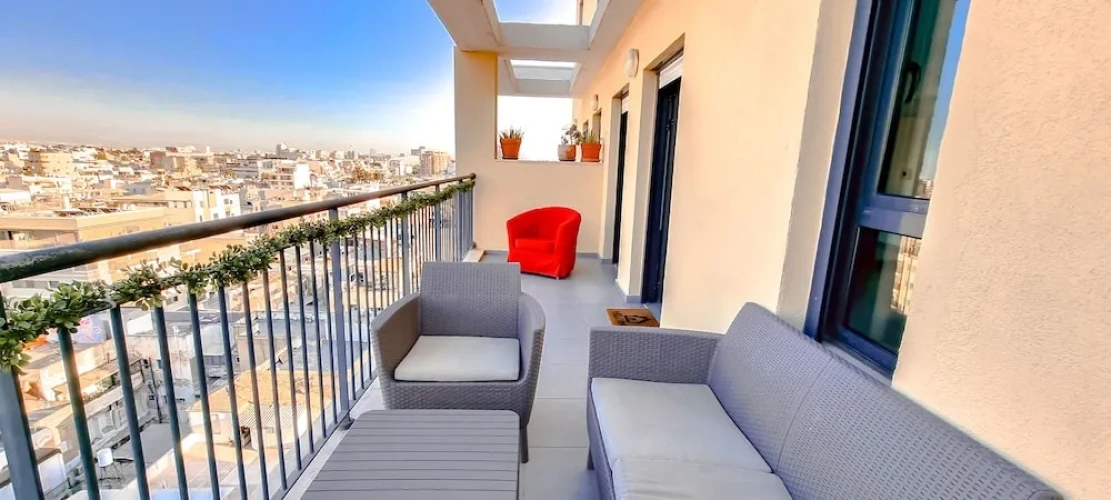 2 Bedrooms Apartment