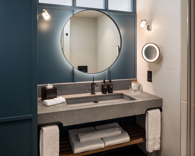 The Gantry London, Curio Collection by Hilton photo 9