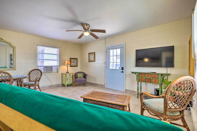 Beachfront Cottage in St Augustine - Pet Friendly!