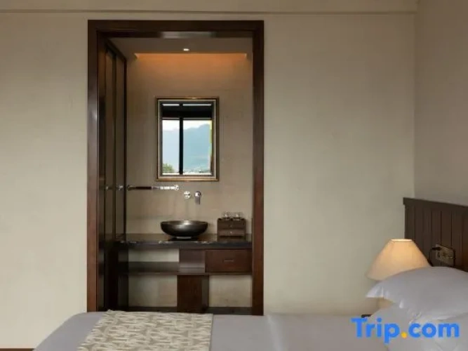 Deluxe Double room with view