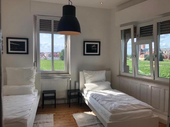 3 Bedrooms Apartment