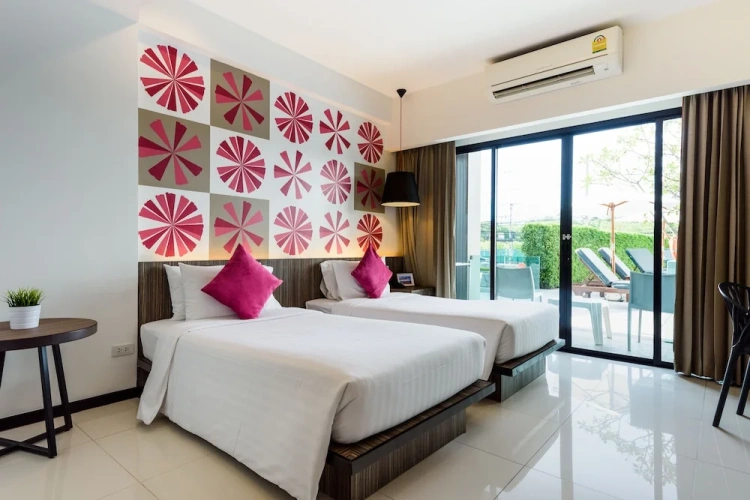 Deluxe Twin room with balcony