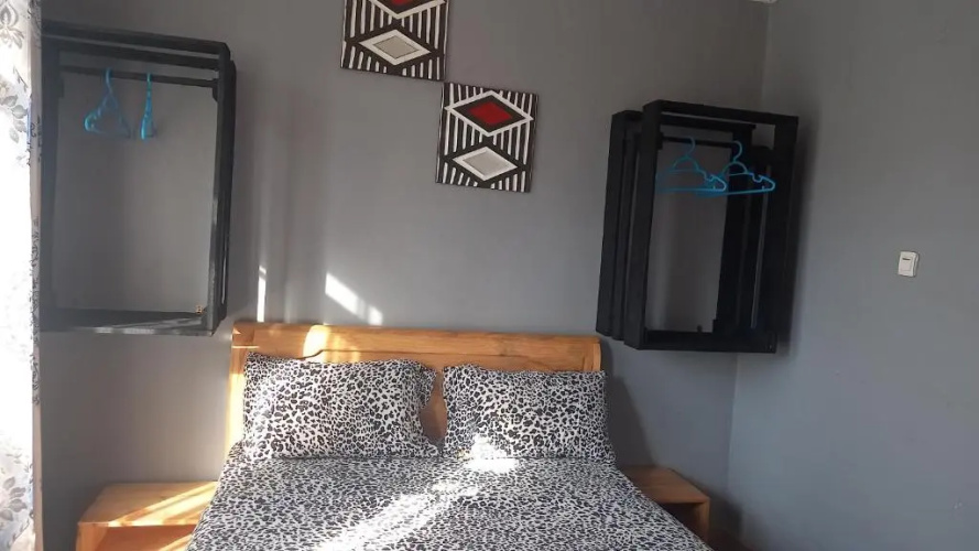 Tommy's Budget Rooms