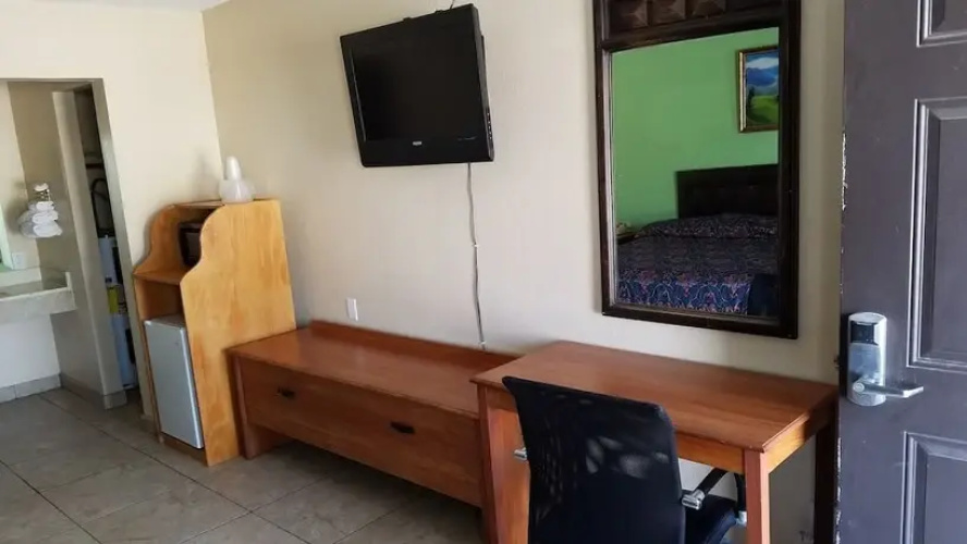 Budget Inn