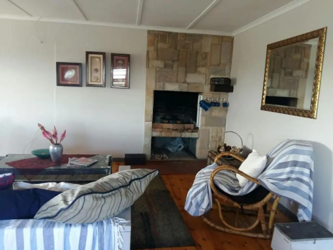 4 Bedrooms Cottage