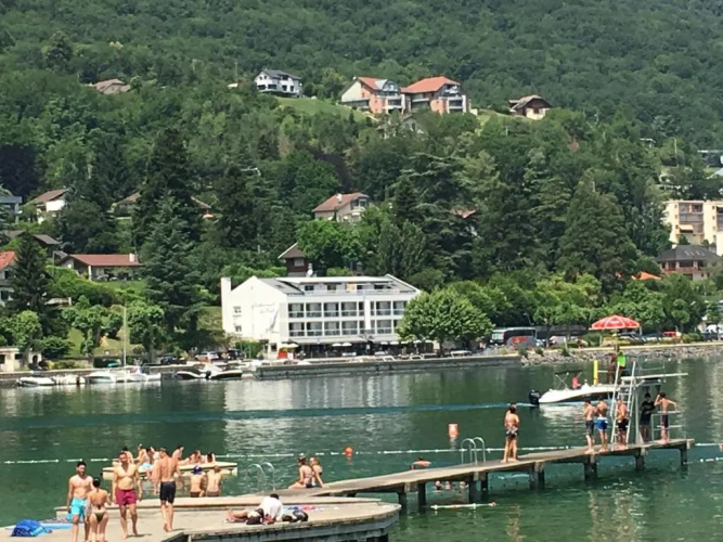 Vue sublime sur le lac du Bourget