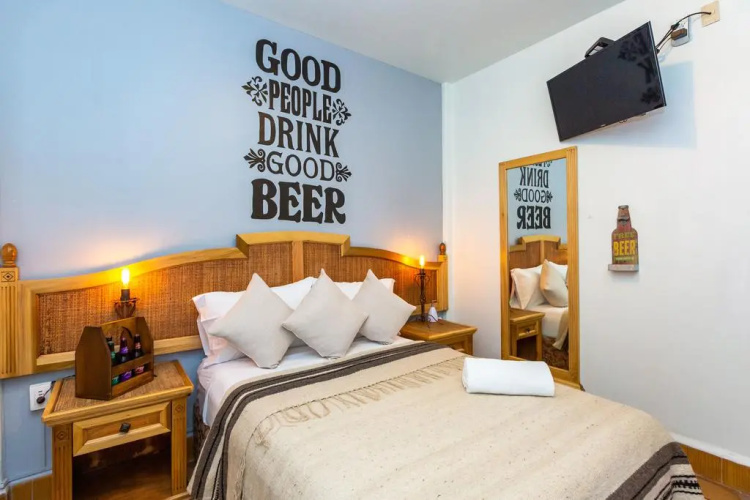 Mala Vecindad Beer Hotel