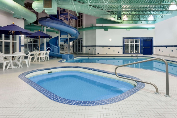 Ramada By Wyndham Weyburn photo 12