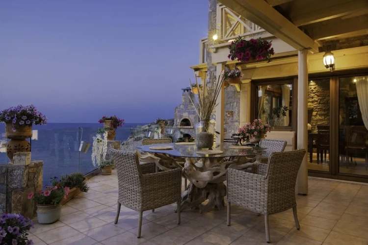 3 Bedrooms Villa