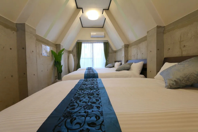 Kurosaki House