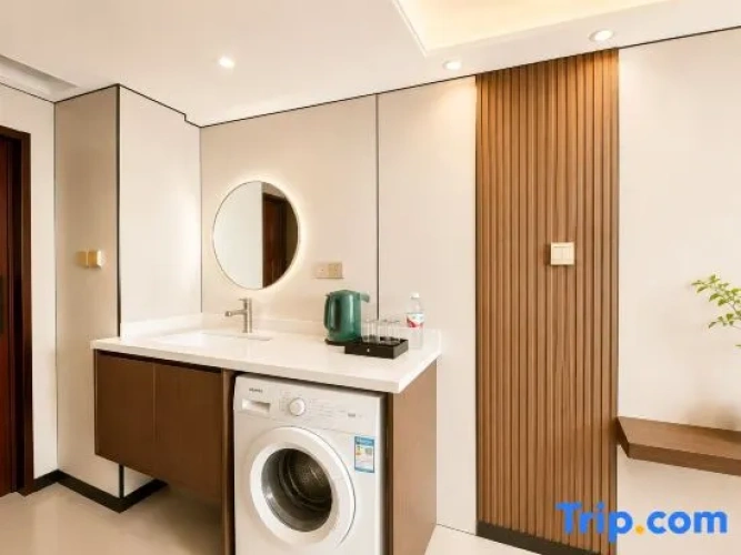 Standard Twin room with city view
