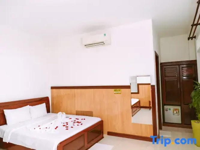 Deluxe Quadruple Family room with city view
