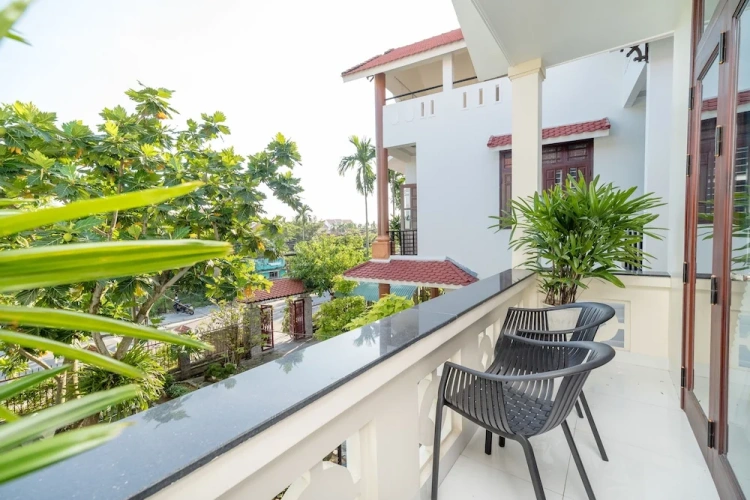 1 Bedroom Deluxe Triple room with city view