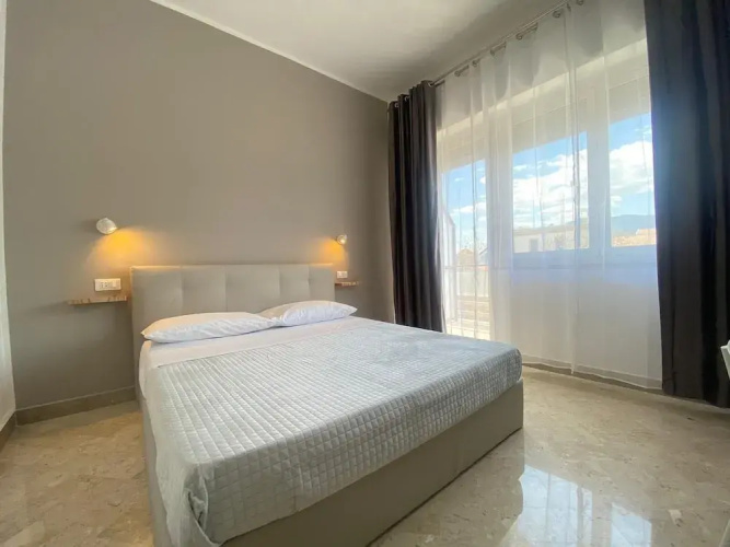 Leone Suite View & Restaurant