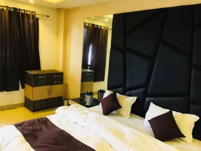 Khalsa Lake View Resort