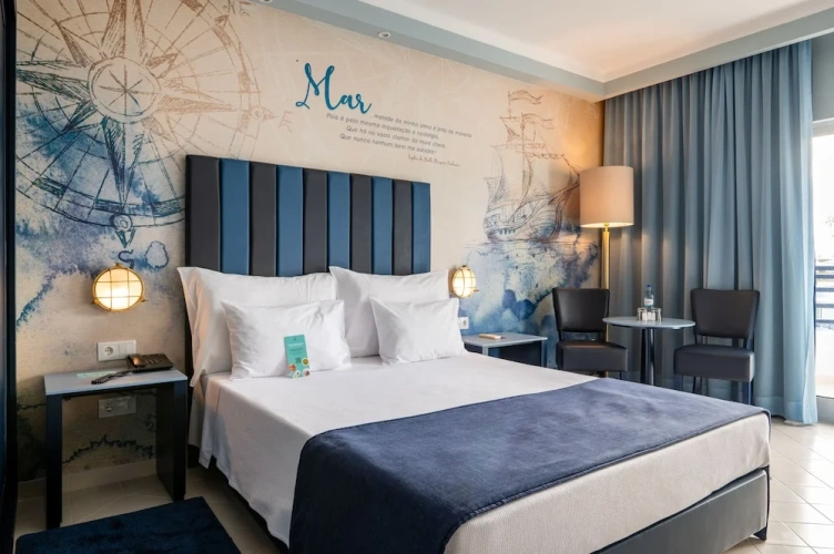 Standard Twin room with balcony