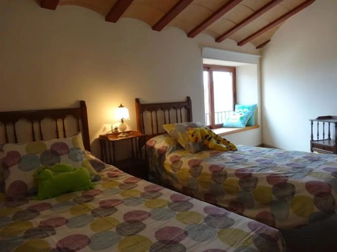 4 Bedrooms Cottage