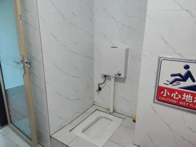Liuzhi District Yicheng Hotel