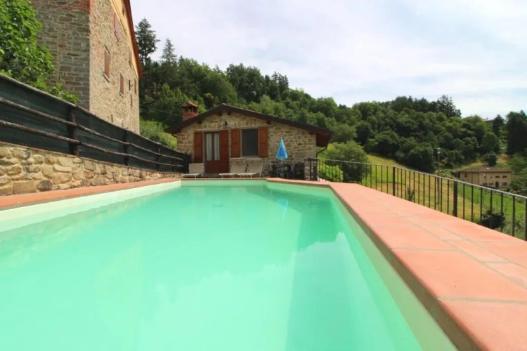 2 Bedrooms Villa
