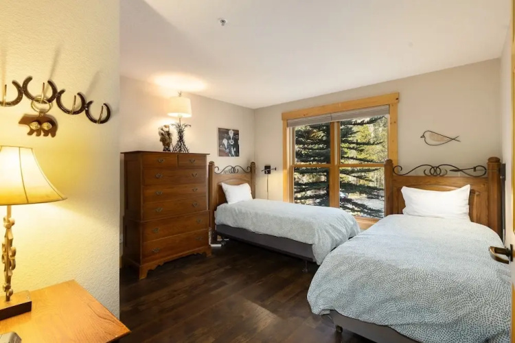 8767 Trappers Crossing 4 Bedroom Condo by RedAwning